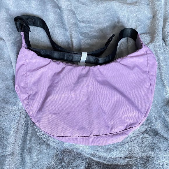 NWT BAGGU Medium Crescent Bag, Lavender - Picture 4 of 6